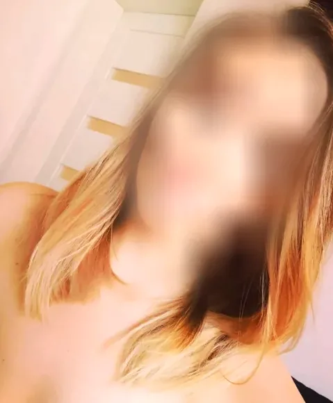 Amira, 24
