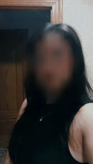 Amira, 24