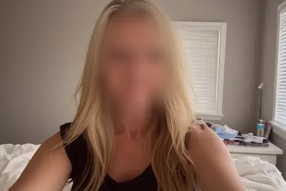 Claudia, 36