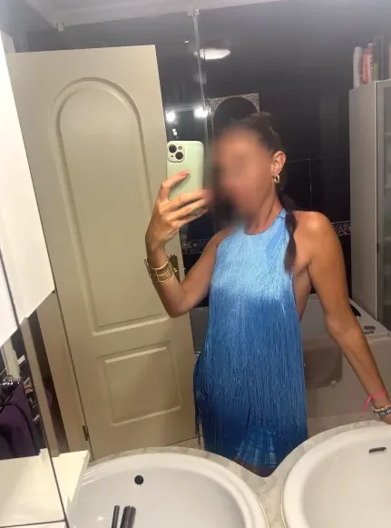 Emily, 32