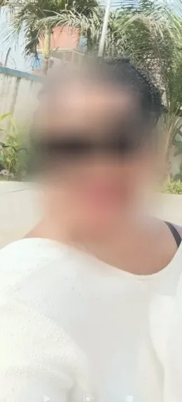 Julia, 25