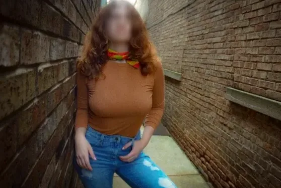 Julia, 32