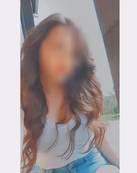 Juliane, 24