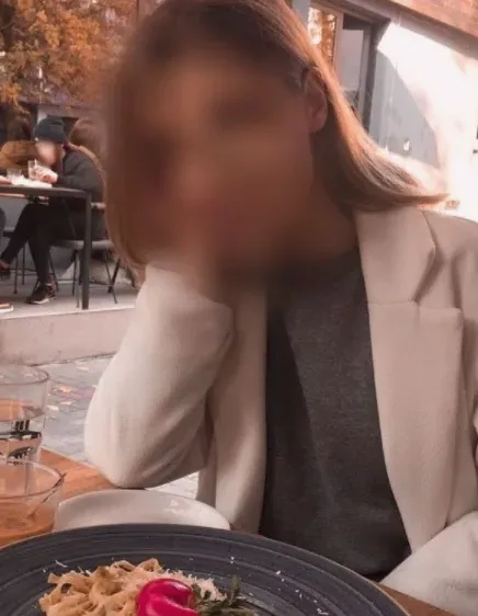 Juliane, 37