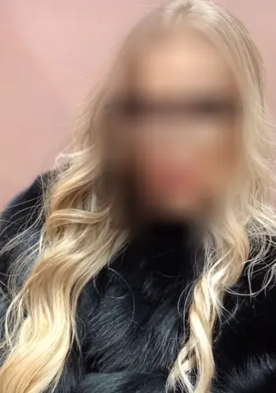 Laura, 32
