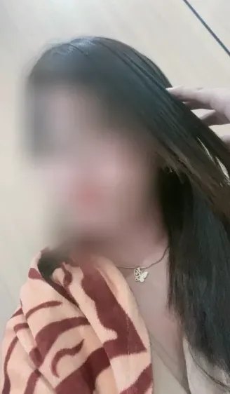 Leonie, 34