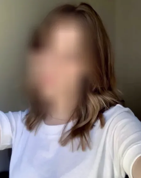 Maja, 28