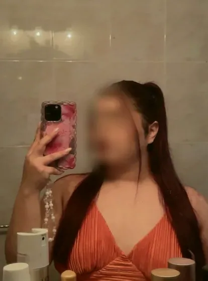 Manuela, 22