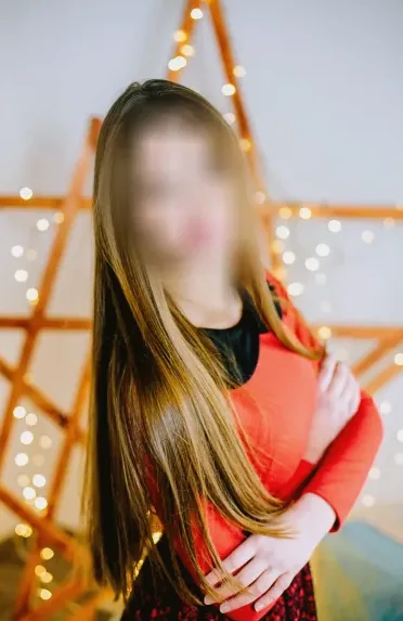 Manuela, 28