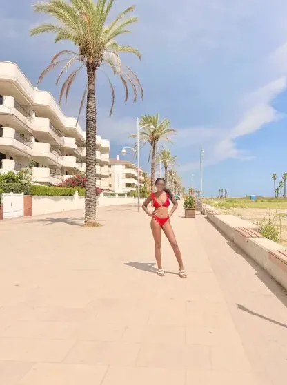 Mia, 18