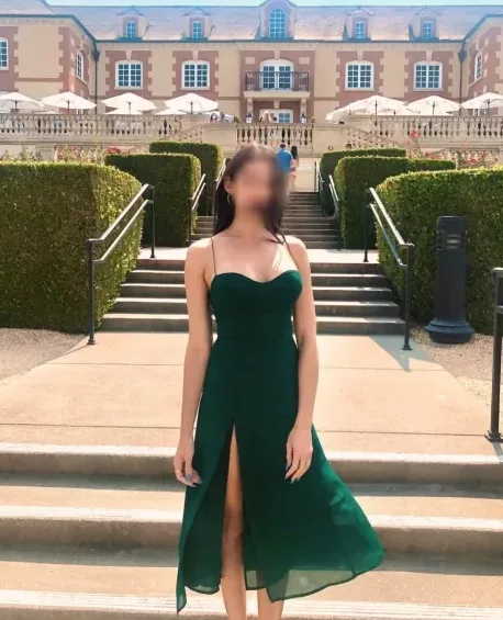 Nora, 32