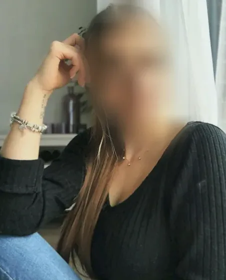 Rebecca, 30