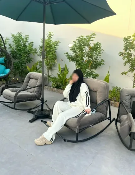 Sabrina, 26