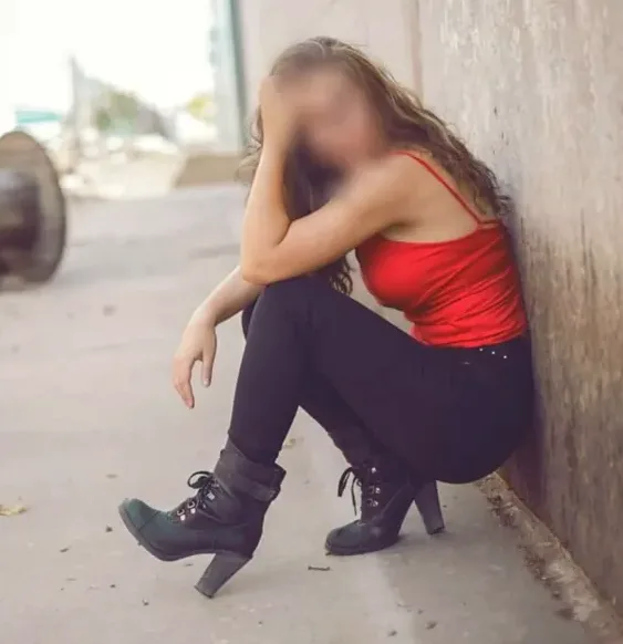 Saskia, 37