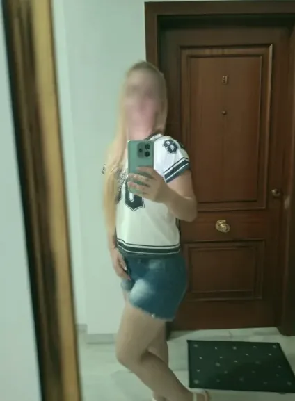 Saskia, 38