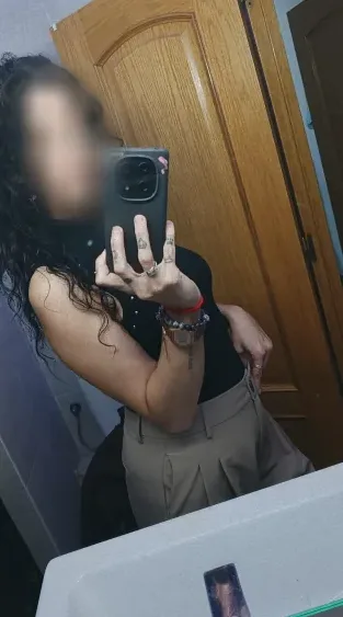 Simone, 34