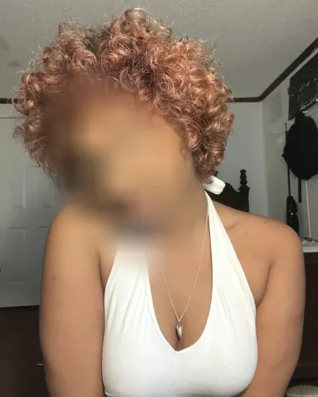 Stefanie, 20