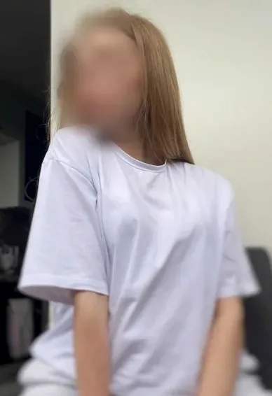 Svenja, 24